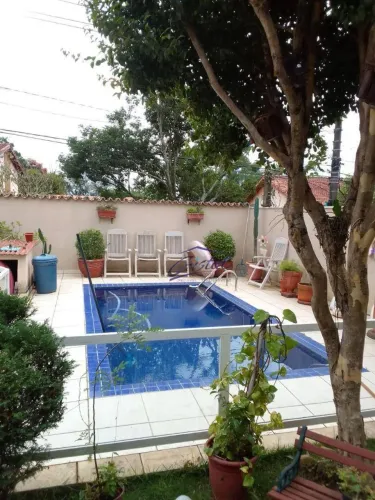 Casa 5 dorms, 3 suites, Piscina