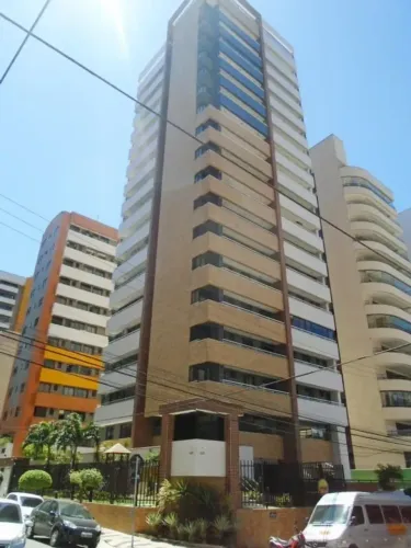 EXCELENTE APARTAMENTO A 01 QUARTEIRÃO DA BEIRA MAR (VISTA MAR NA VARANDA)