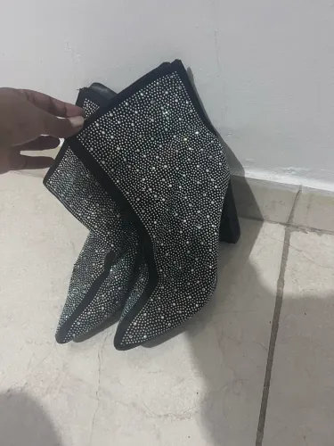Bota de brilho pouco usada número 37