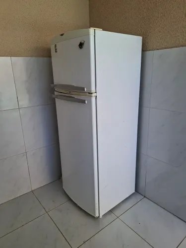 Geladeira Frostfree Brastenp 340l