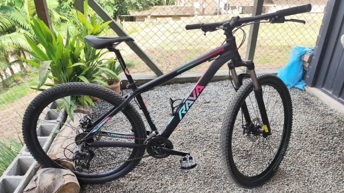 Bicicleta Aro 29 Rava Pressure de Alumínio - Freio a Disco 20 Marchas