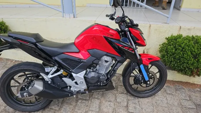 Vendo cb 300 Twitter f abs