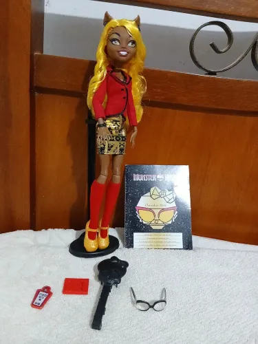 Boneca monsther  Clawdia Wolf completa !!