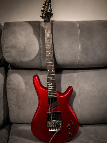 Guitarra com floyd rose ibanez