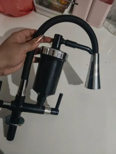 Torneira de pia cozinha preta gourmet com filtro casa premier preto brilhante