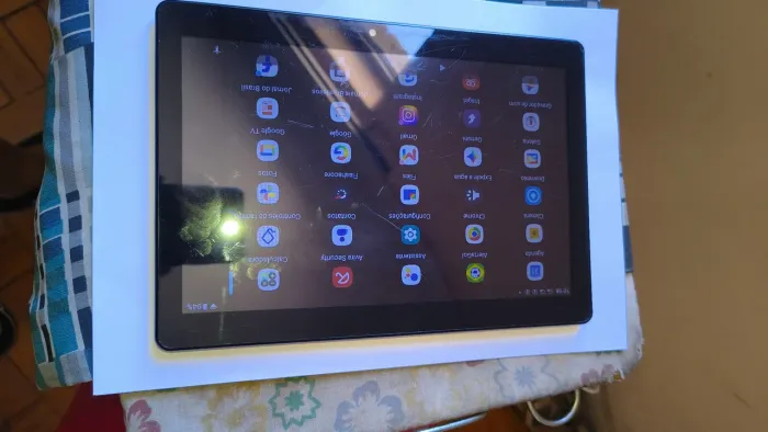 Tablet multilaser 10 em um bom estado de conservação bateria 8000 amperes.