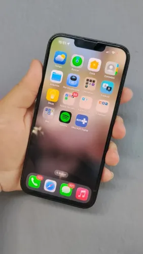 iPhone 16e