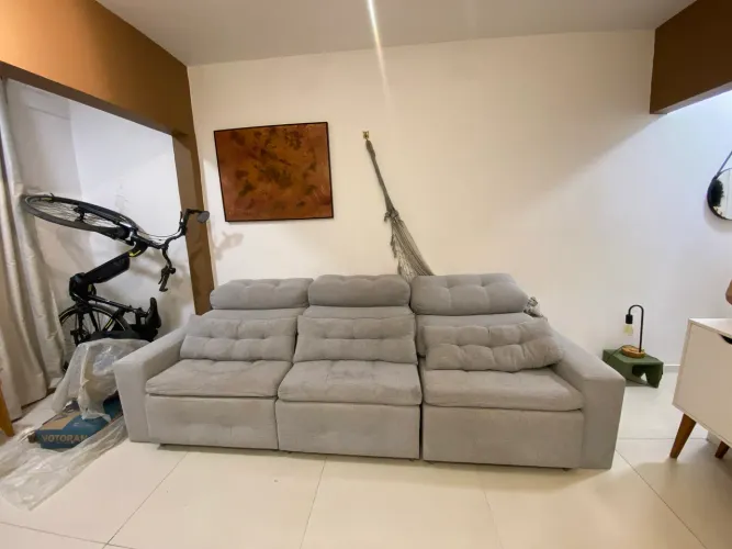 Sofá reclinável e retrátil