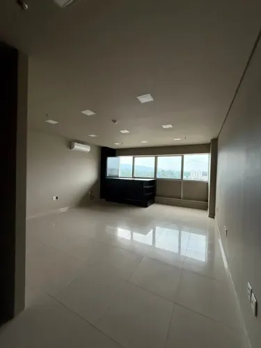 Sala prontinha para locação no DUAL patteo Mogilar