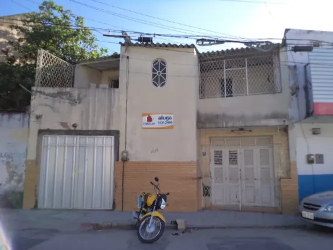 CASA DUPLEX PARA FINS COMERCIAIS! Aproximadamente 340M², Quase Esquina com a Prof. Gomes d