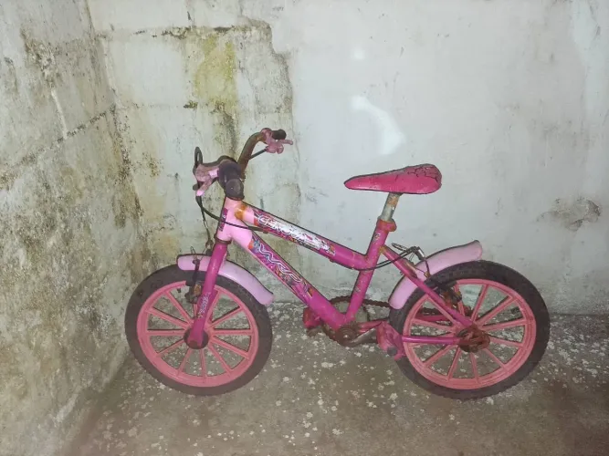 Bicicleta infantil vende-se