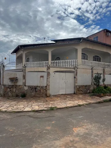 Alugo lindo sobrado