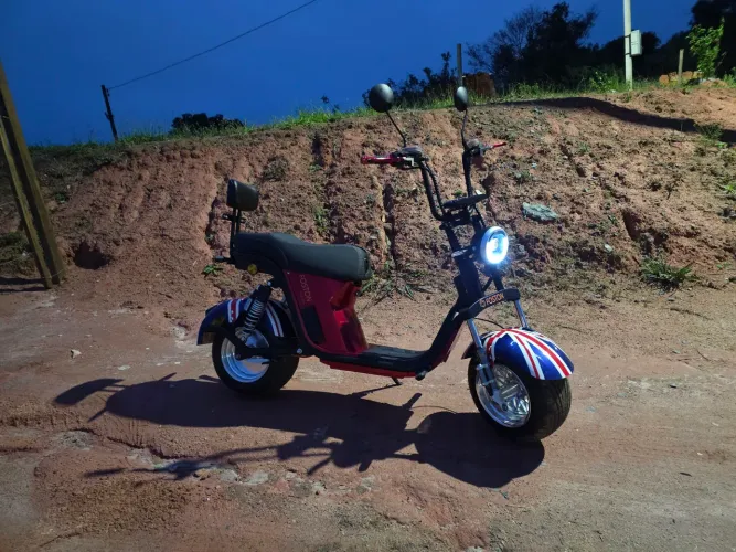 Scooter elétrica 1000 wats. Aceito troca. Nao precisa CNH.