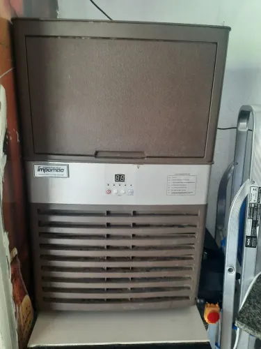 Maquina de gelo