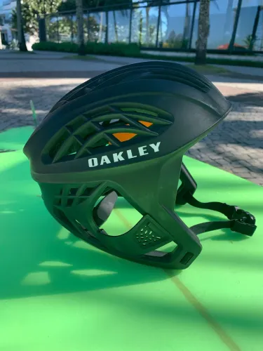 Capacete para surf Oakley