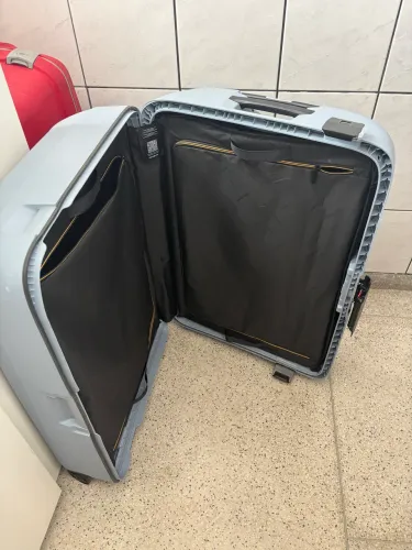 Mala samsonite Rígida 23kg azul claro