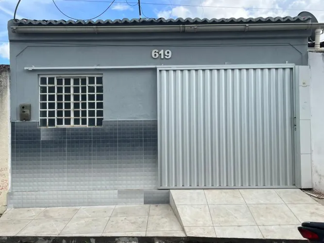 CASA À VENDA - ÓTIMA OPORTUNIDADE!