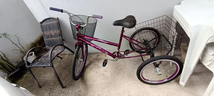 Triciclo bicicleta 3 rodas em ótimo estado, quase sem uso. Aro 26 aero