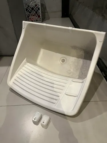Tanque plástico marca Astra 40L