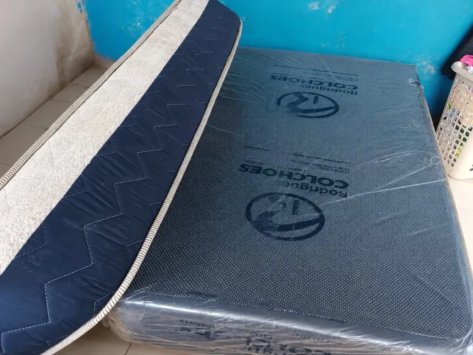 Vende se uma cama box de solteiro