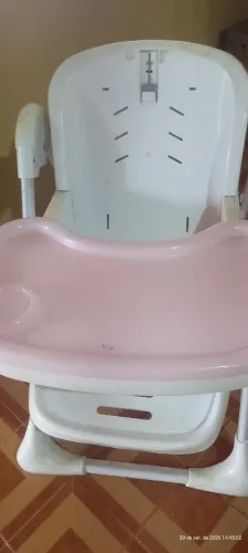 Cadeira infantil pra refeições 
