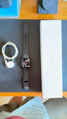 Apple Watch 7 - 45 mm