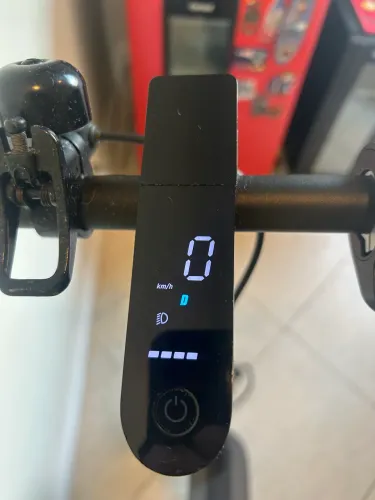 Patinete Elétrico Xiaomi Mi Electric Scooter Essential