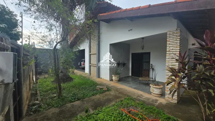Casa com 4 quartos, área gourmet c/ piscina, Santa Rosa, Cuiabá R$ 2.000.000,00