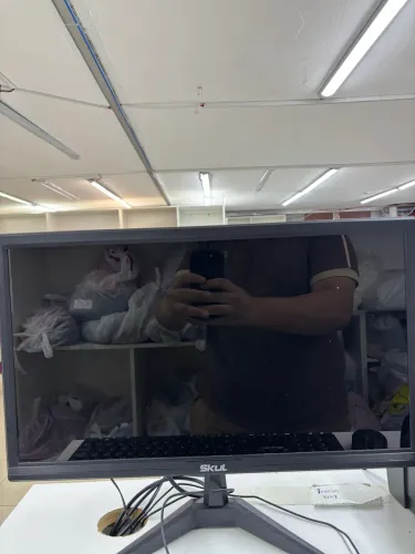 VENDO UM MONITOR DE COMPUTADOR DA MARCA SKUL+CPU MARCA C3TECH+TECLADO E MOUSE!
