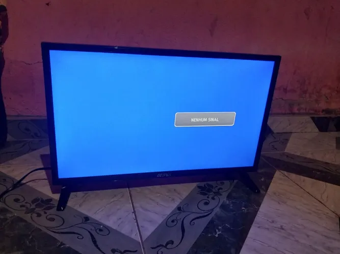 TV pequena com conversor