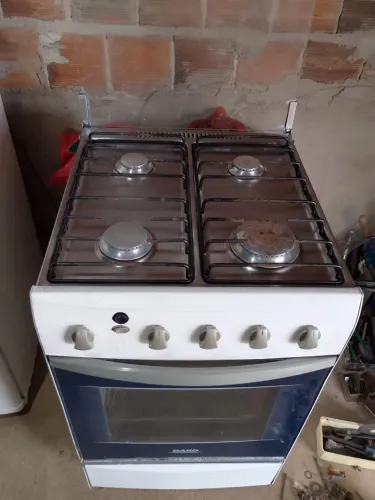 Vende-se esse fogão 4 bocas elétrico
