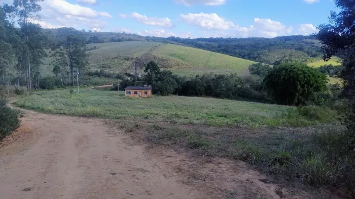 Vendo ou troco terreno localizado em Dores de Campos