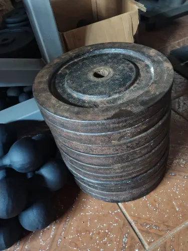 Anilhas de 10kg ferro maciço 100kg, 10 unidades $1400