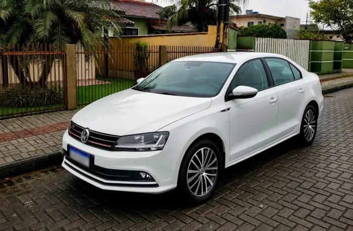 Volkswagen Jetta Comfortline 1.4 TSI 16V 4P Aut. 2018