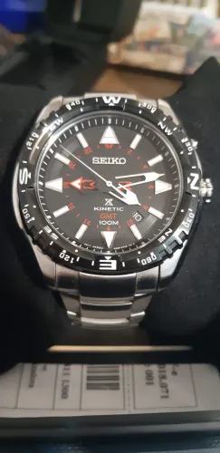 Seiko Prospex Kinetic GMT modelo SUN049P1.