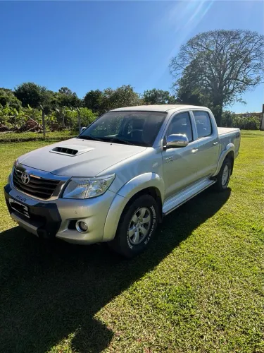 Toyota Hilux CD SRV D4-d 4X4 3.0 TDI Diesel AUT 2014