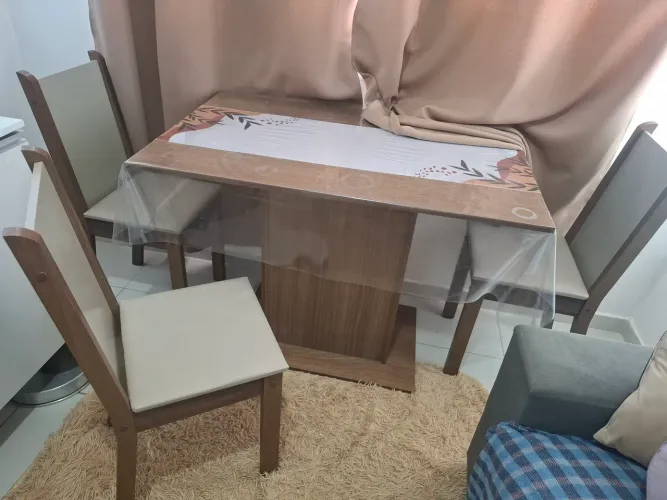 Mesa 4 cadeiras 