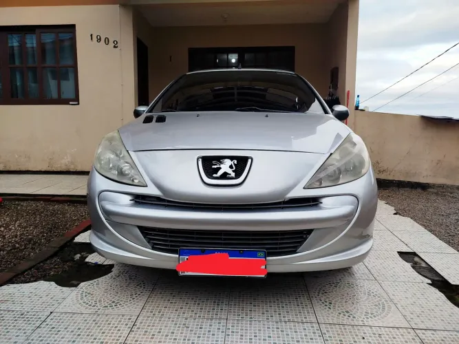 Peugeot 207 XR 1.4 Flex 8V 5P 2013