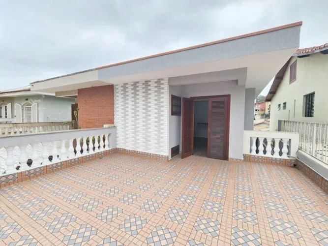 LINDA CASA!! 200m² 03 QUARTOS 01(SUÍTE) E DUAS VAGAS-450M VILA SÔNIA-FL38