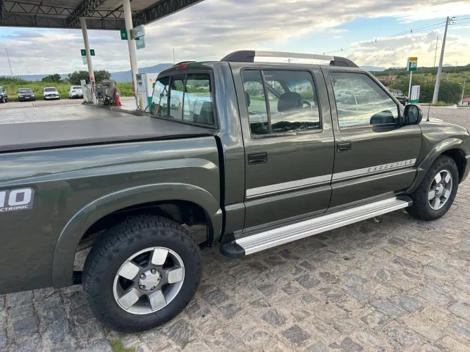 Chevrolet S10 Pick-up Exec. 2.8 4X2 CD TB Int.dies 2011