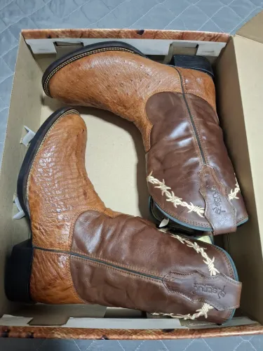 Bota couro de avestruz nova