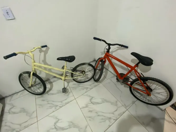 Vendo duas bicicletas pequenas 