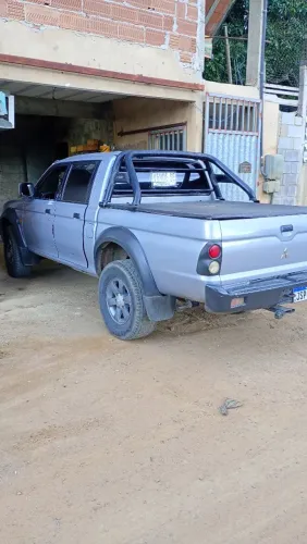 Mitsubishi L200 Outdoor HPE 2.5 4X4 CD T.dies. Mec. 2010