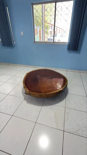 Mesa de Centro Madeira Maciça 1,24m + 3 Pés Metálicos Rústica