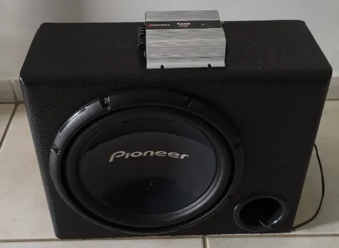 Caixa + Subwoofer Pioneer TS W310D4 + Módulo Taramps BASS 400