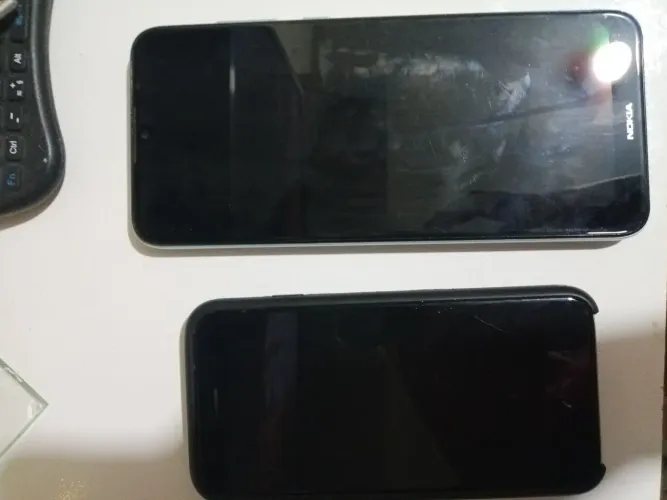 Vendo dois celures Nokia c30 e iPhone 6
