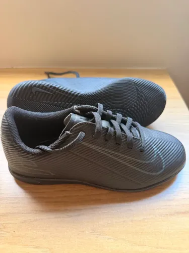 Chuteira Nike infantil n 31
