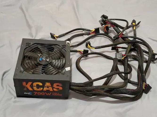 Fonte Aerocool KCAS 700W 80 Plus Bronze