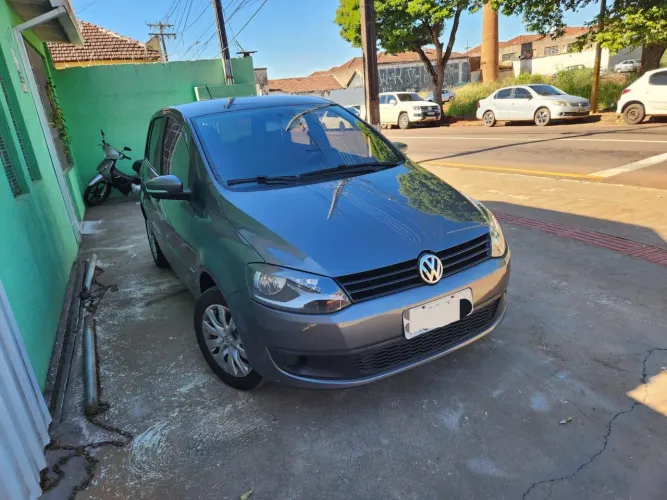 Volkswagen Fox 1.6 MI Total Flex 8V 5P 2013