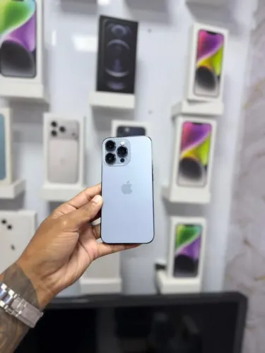 IPHONE 13 PRO 128GB<br>TELA NOVA<br>R$ 2.599,00